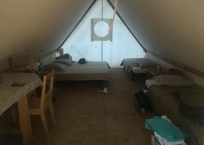 Tente De Trappeur Au Les Cournoulises 2 A 4 Personnes Luksustelt